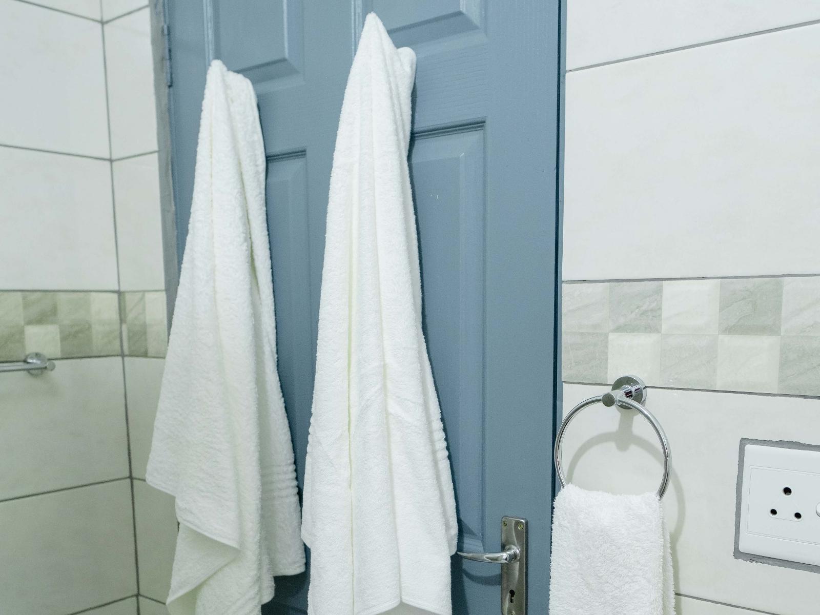 Classic Apartment 2 — Classic Apartment 2 Bathroom