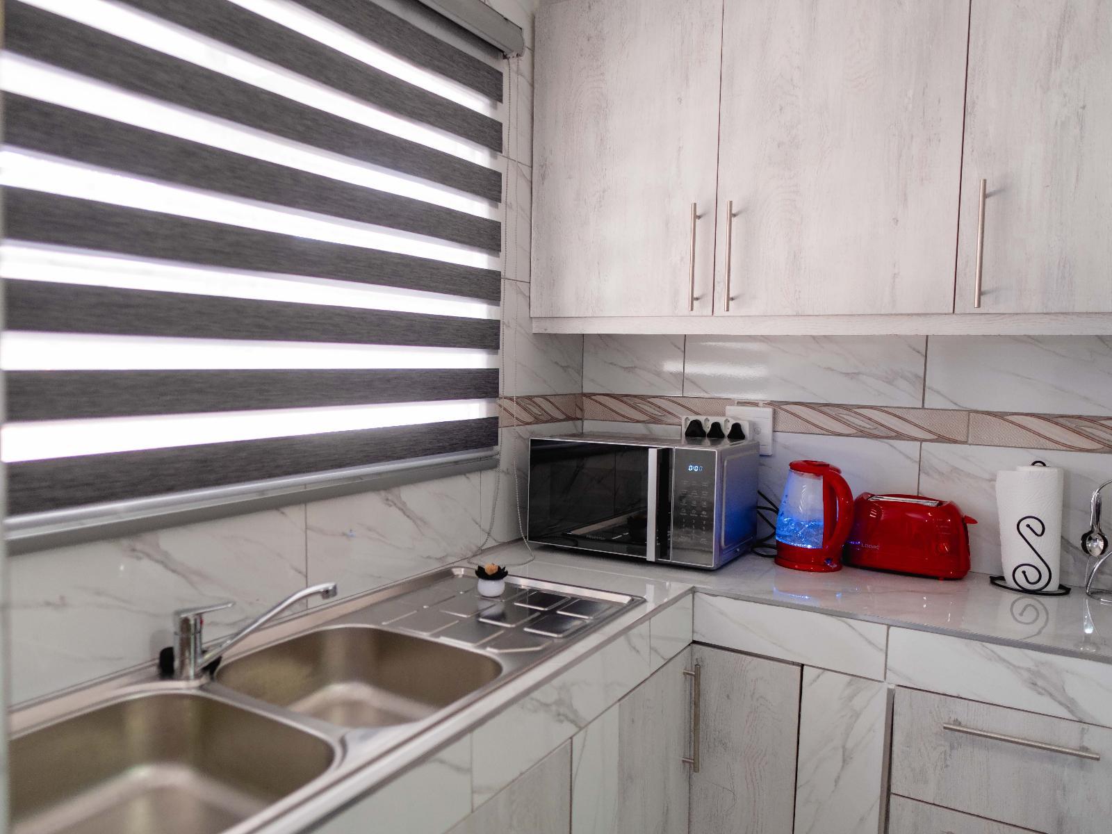 Deluxe Apartment 4 — Classic Apartment 4 Kitchen Basic