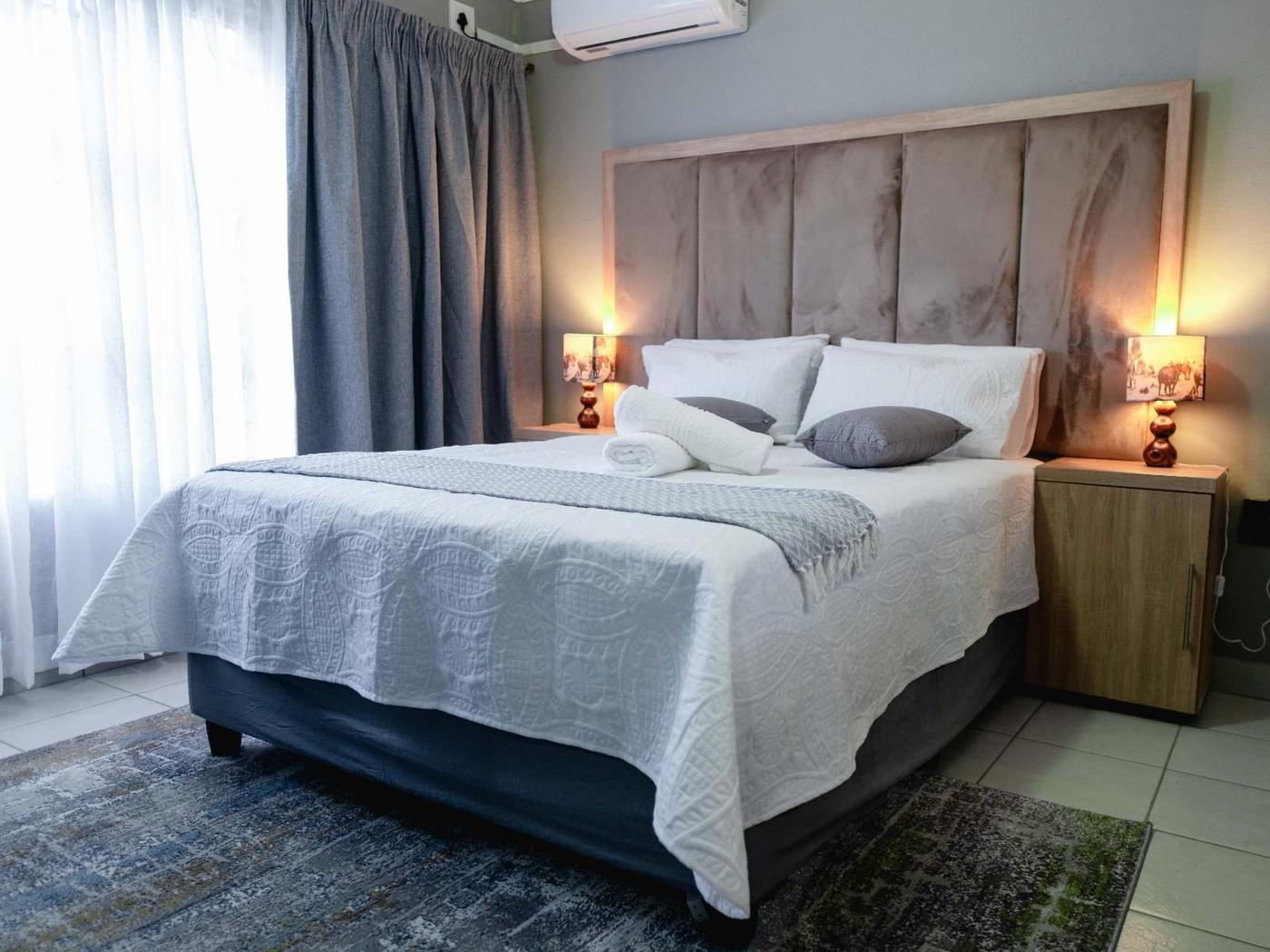 Deluxe Apartment 4